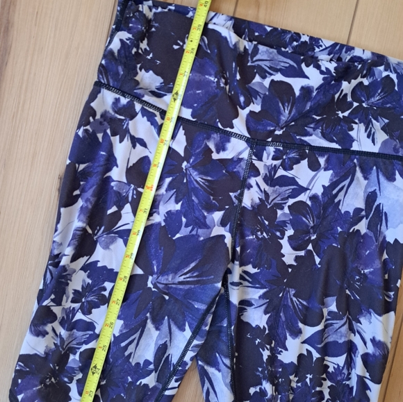 Fabletics leggings Mesh Bottom women's size M - Picture 10 of 11